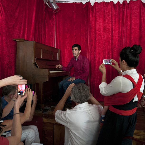 Aeham Ahmad, Pianist, Foto: Emilio Esbardo